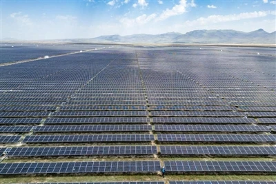 2. $ 200m 2.5gW شمسی حب: الفا شمسی اور ایسٹروئنرجی یورپ کا پارٹنر بلیکسیر میں